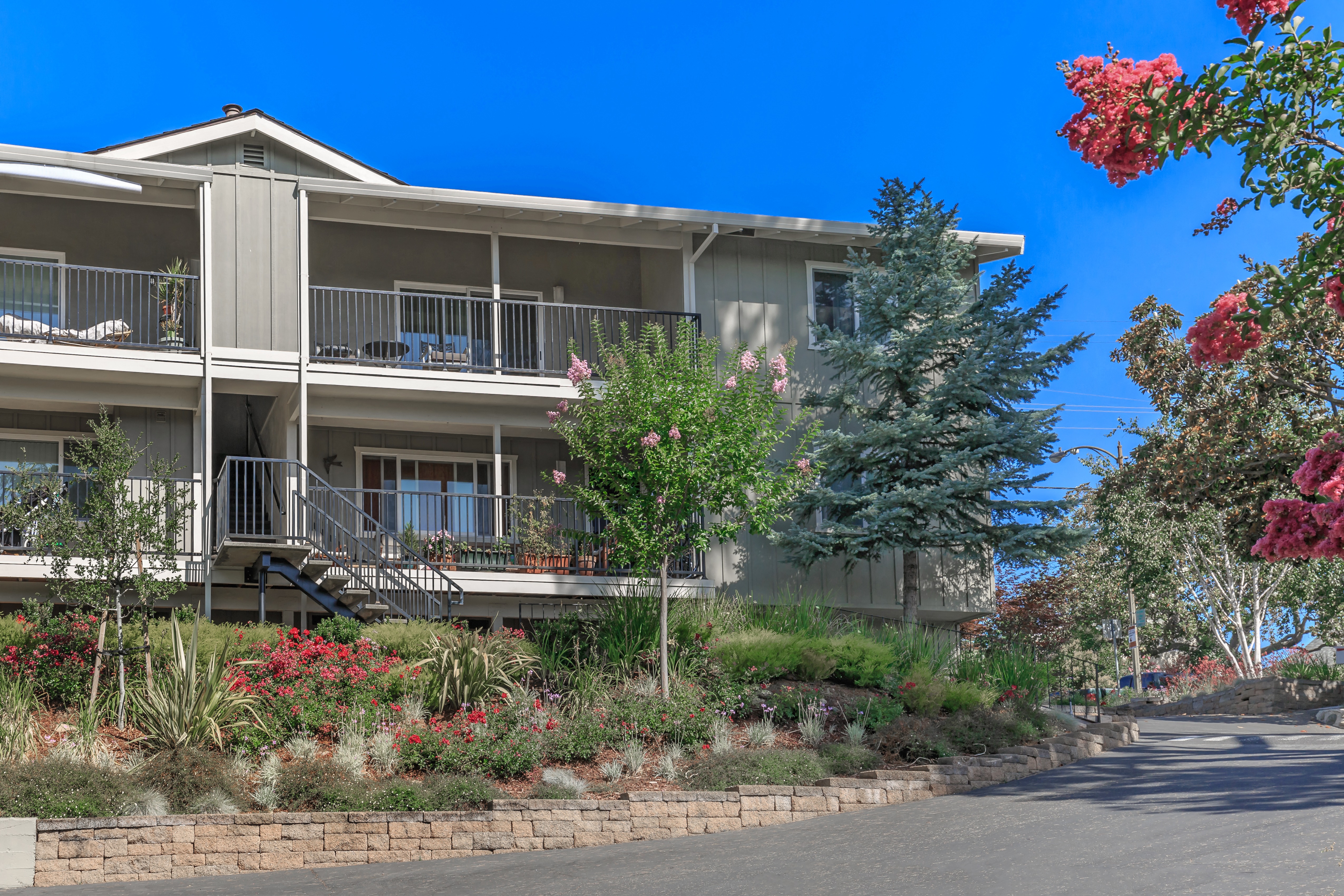 Los Gatos Heights Apartments photo 3